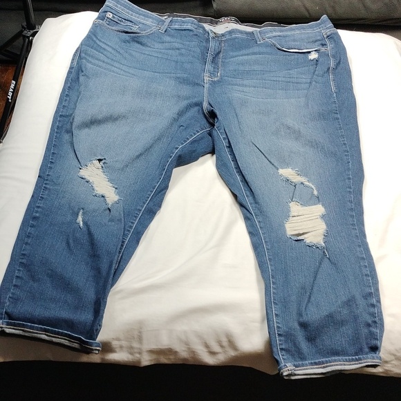 Torrid sky high skinny crop women's jean shorts size 28 - Picture 1 of 14